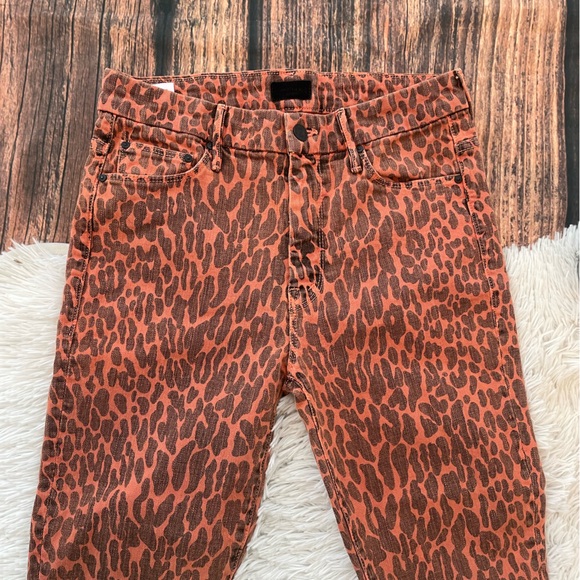 MOTHER Looker Ankle Fray Jeans in Animal Attraction - Picture 5 of 11